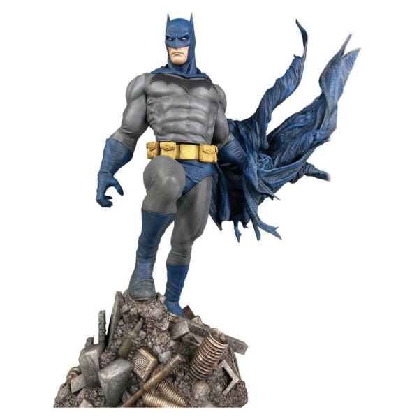 DC Gallery Batman Defiant PVC Statue